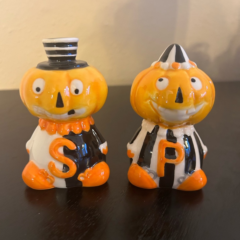 Transpac Pumpkin Salt and Pepper Shakers